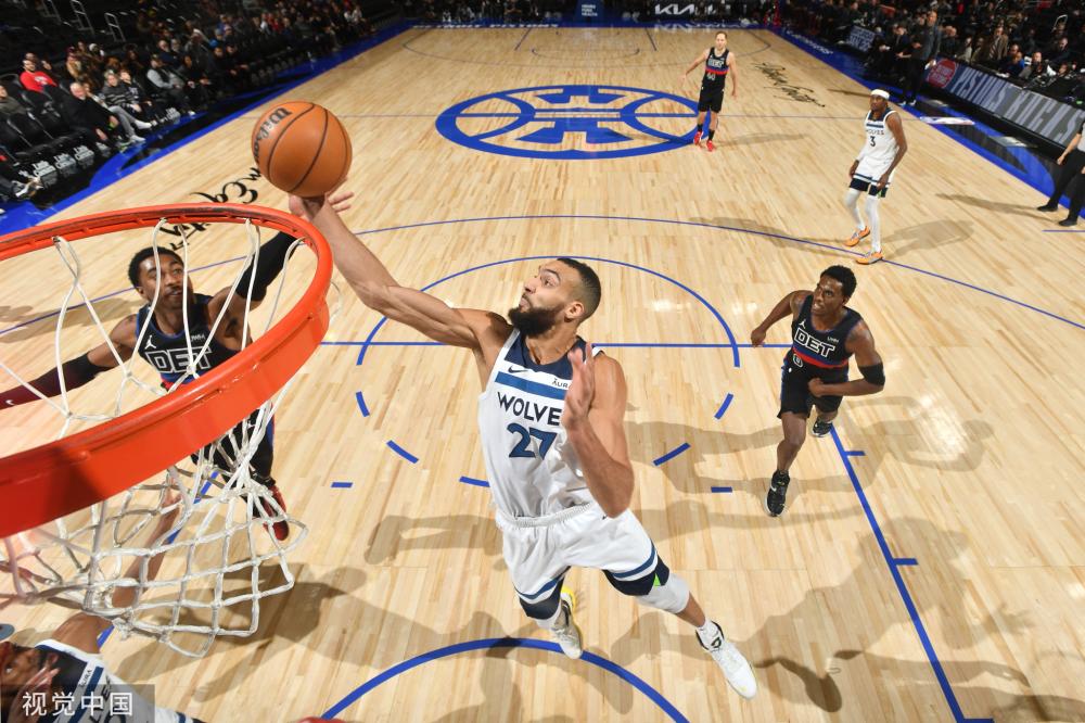 在多个比赛 在多个比赛